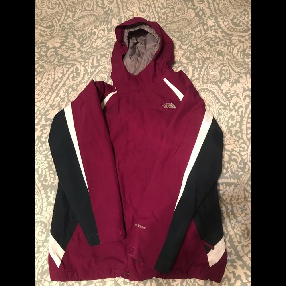 The North Face Girls’ 3-in-1 coat (shell + fleece)